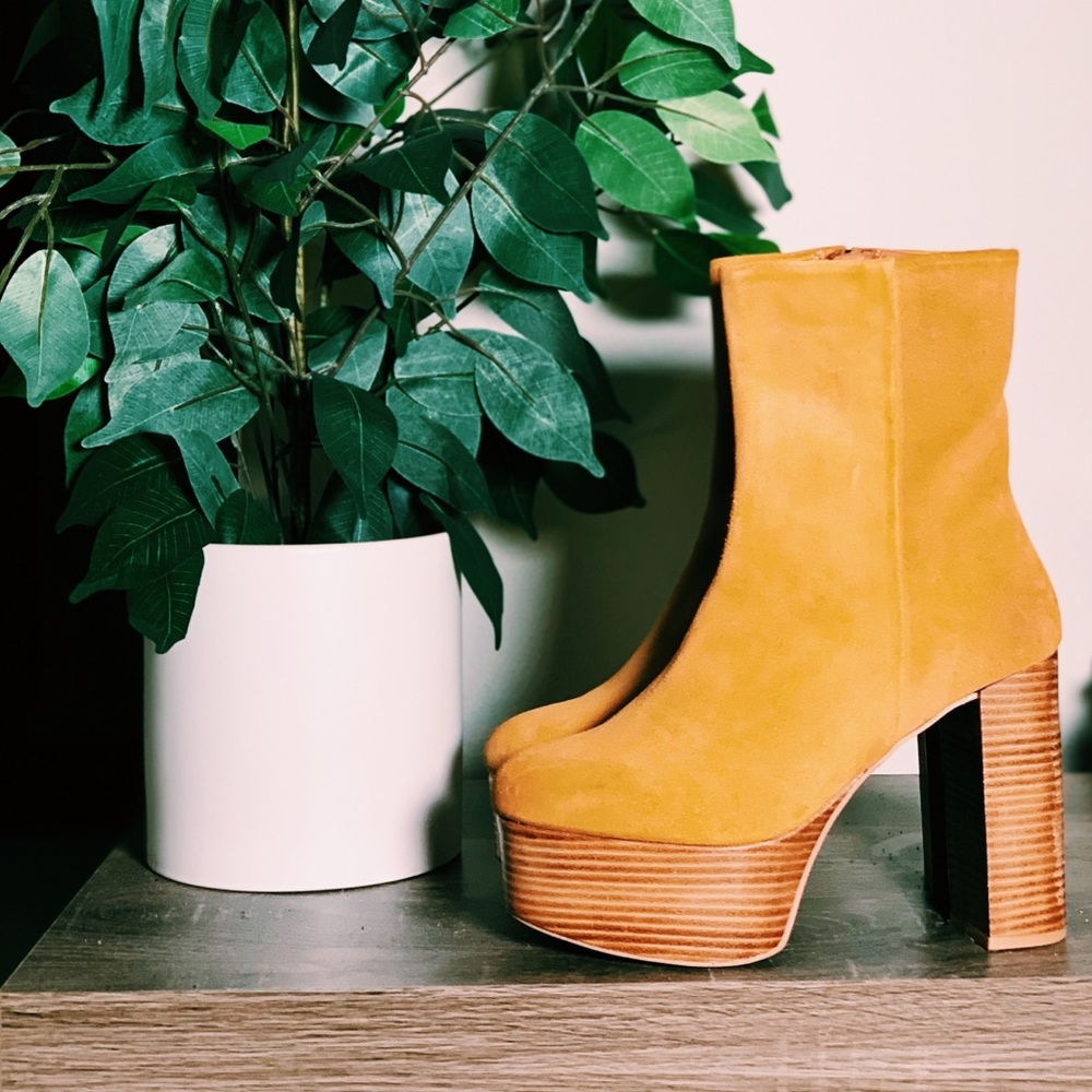 Never worn FREE PEOPLE PLATFORMS